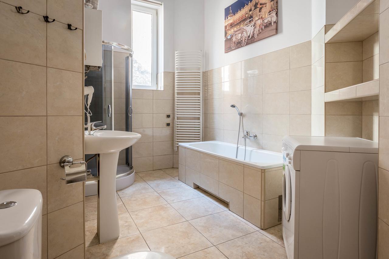 Fragola Budget Apartments & Rooms Cracovie Extérieur photo