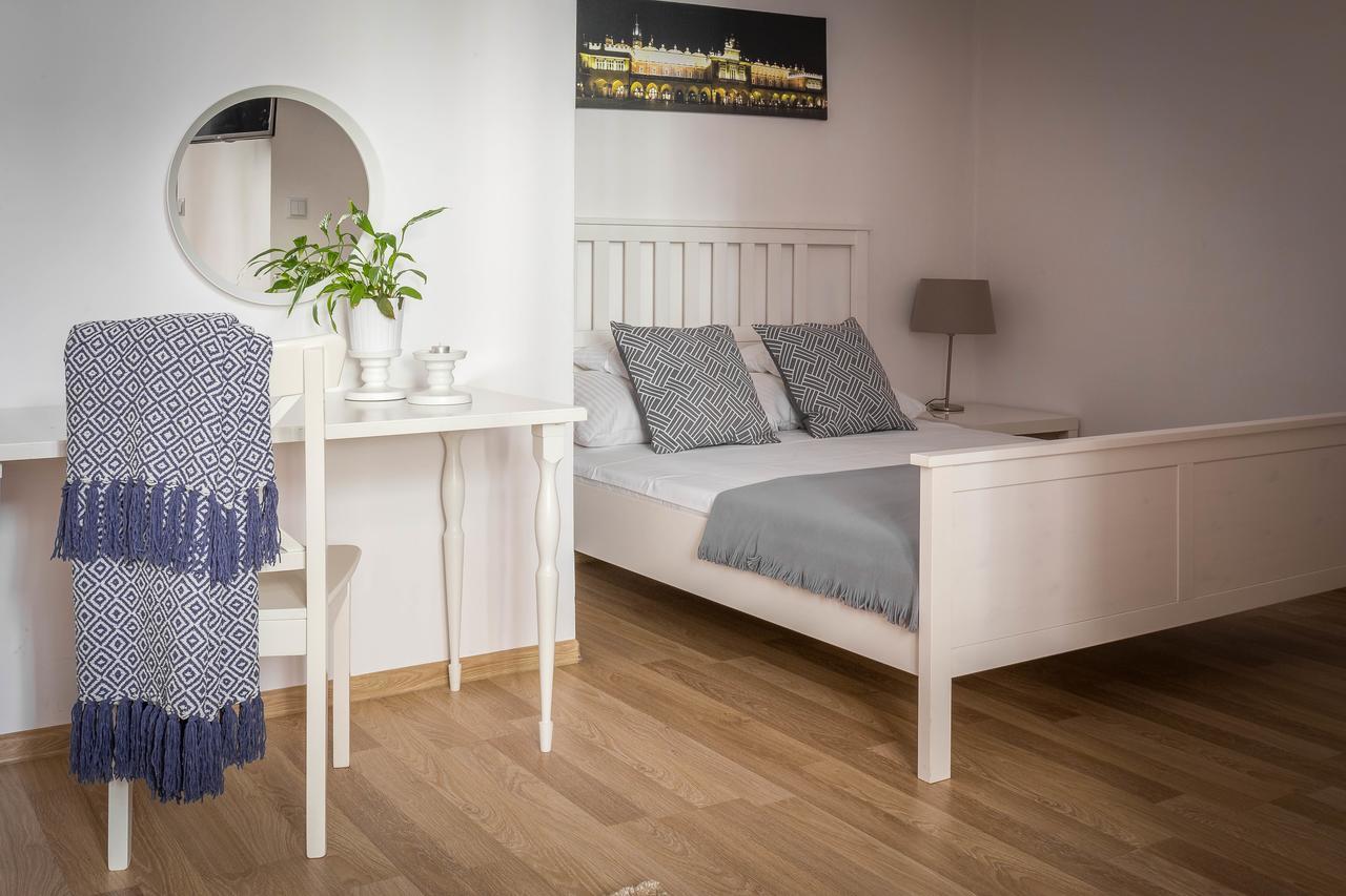 Fragola Budget Apartments & Rooms Cracovie Extérieur photo