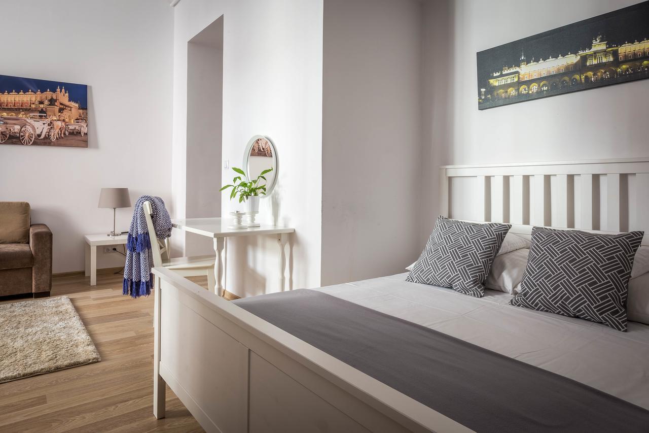 Fragola Budget Apartments & Rooms Cracovie Extérieur photo