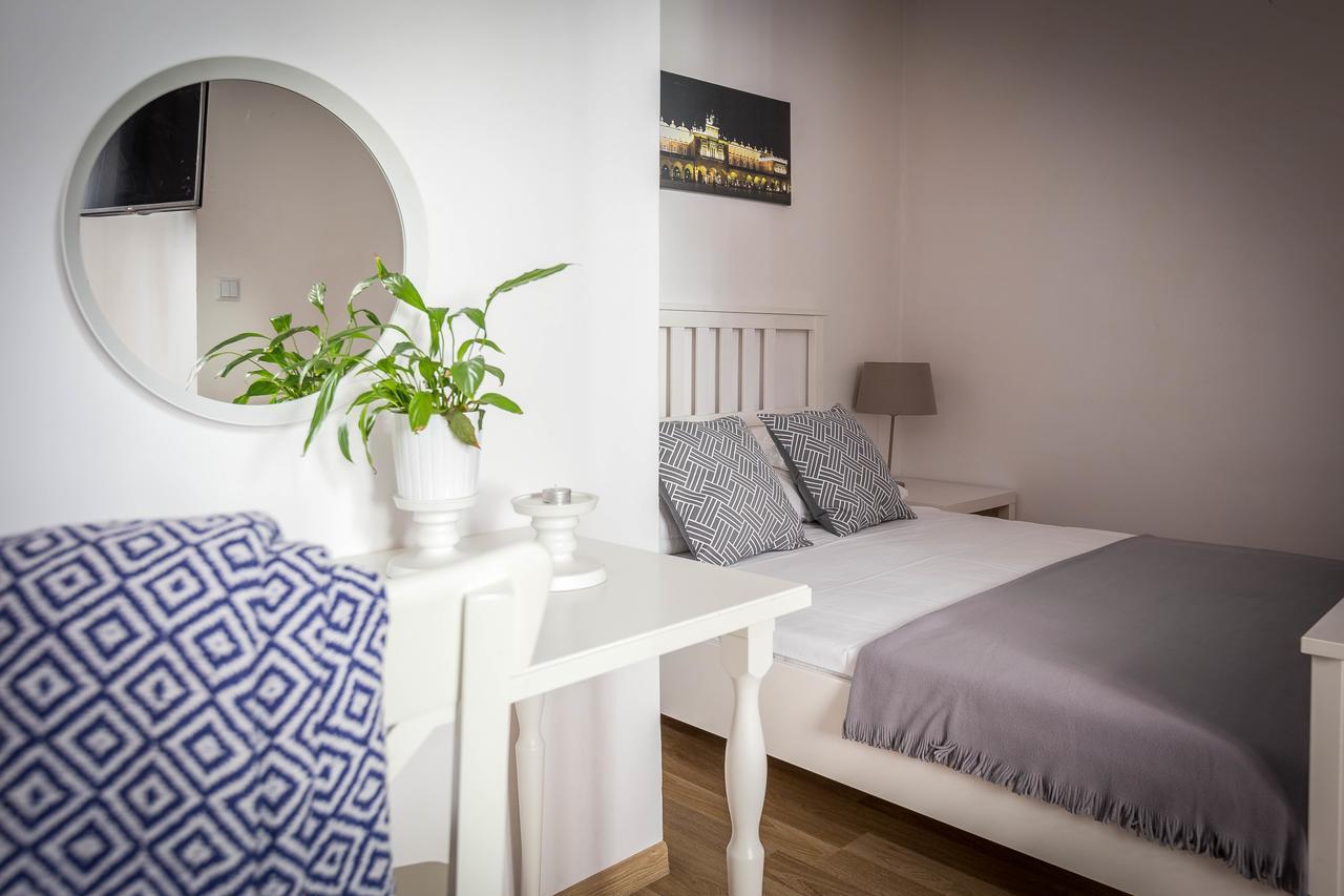 Fragola Budget Apartments & Rooms Cracovie Extérieur photo